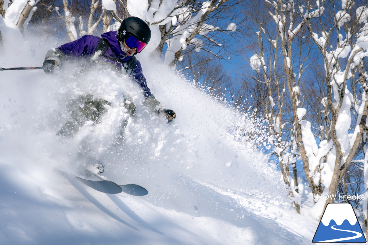 サッポロテイネ｜プロスキーヤー・中西太洋さんが、今季 SNOW Freaks 初登場。コンディション良好なゲレンデ＆パウダーを滑る、そして、撮る！